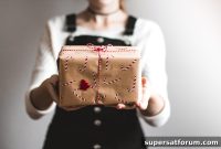 O2 Gifts Free Data to Big Issue Sellers This Christmas